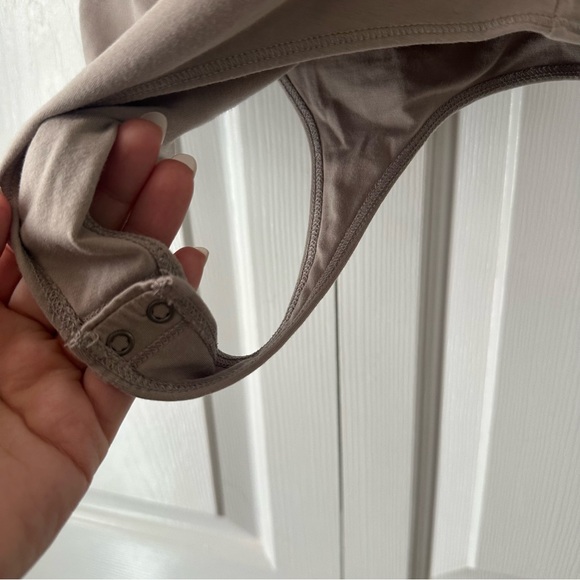 Abercrombie and‎ Fitch Modal Tan Ruched Sleeveless Thong Bodysuit Women’s Small - Picture 5 of 5